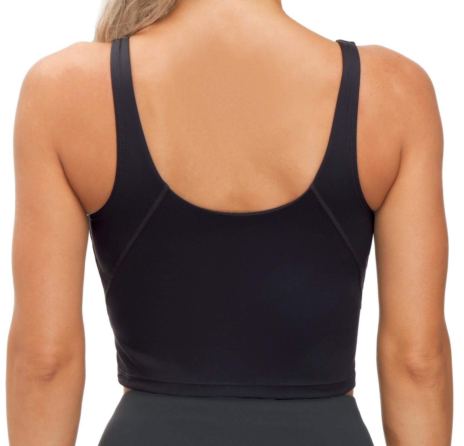 U-back racerback design sports bra detail